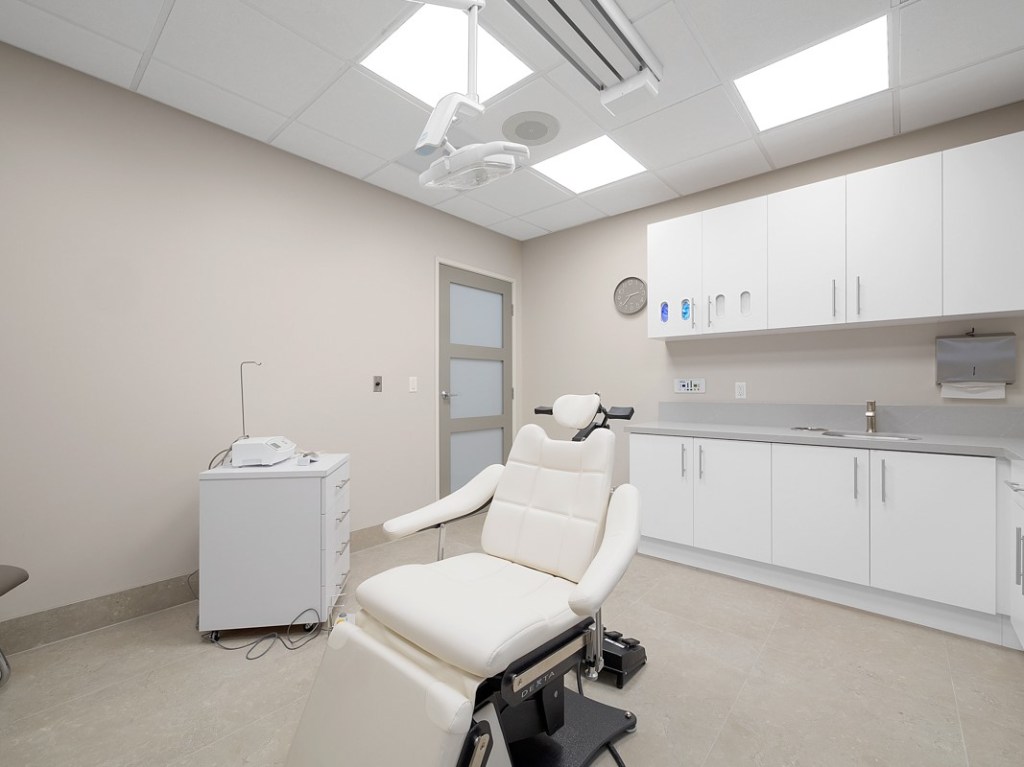 {PRACTICE_NAME} patient room #1