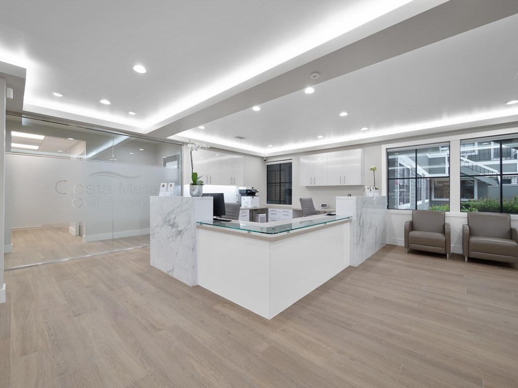 {PRACTICE_NAME} front desk area #1
